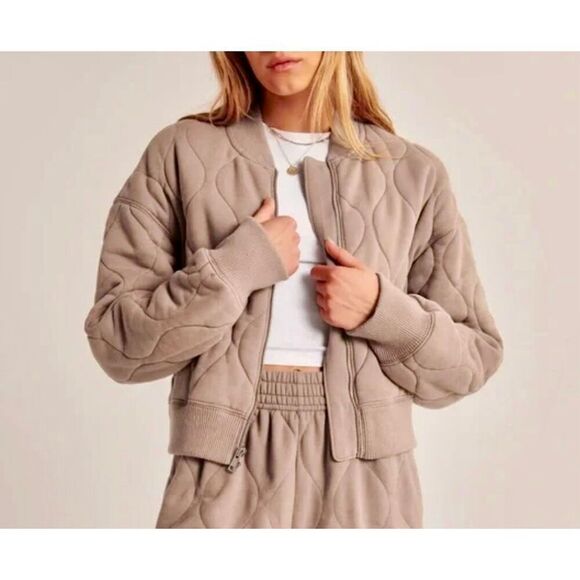 Abercrombie & Fitch Jackets & Blazers - Abercrombie & Fitch Onion Quilted Bomber Jacket size M Tan